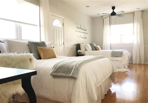 Airbnb 2 bedroom - Mar 10, 2024 - Entire townhouse for $119. Recently updated with fresh colors, new bedroom furniture and designer touches throughout. Ideal for both short stays or longer visits. Minutes a...